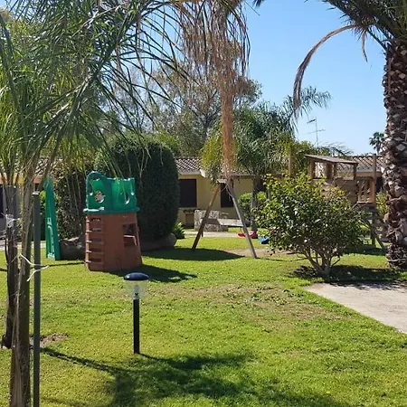 Village Aparthotel 3*