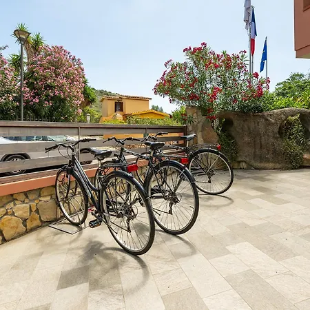 Aparthotel Village 3*