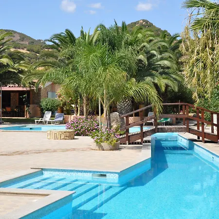 Ξενοδοχείο με διαμερίσματα Village