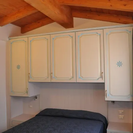 Village מלון דירות 3*