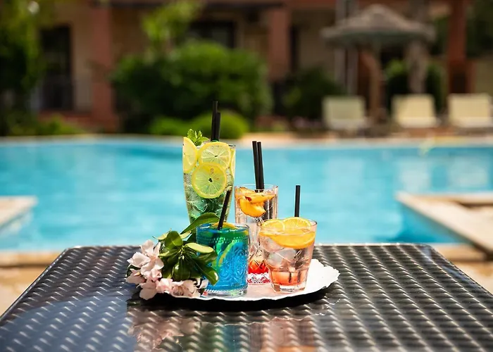 Village Aparthotel 3*