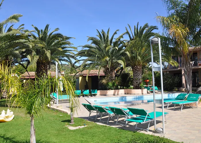 Village Apartmanhotel 3*