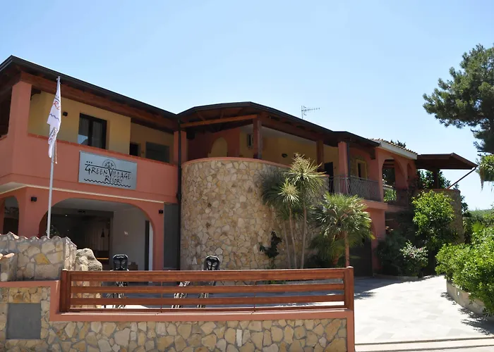 Village Aparthotel 3*