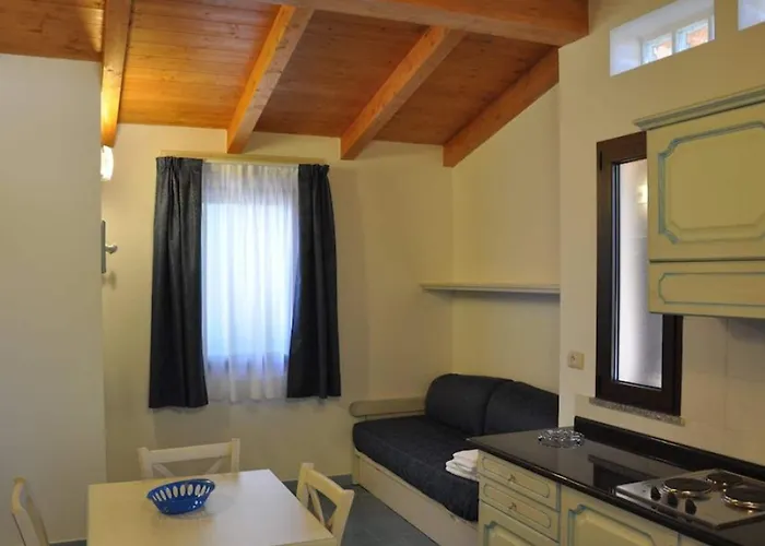 Apartmanhotel Village 3*