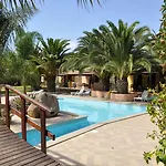 Village מלון דירות