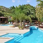 מלון דירות Village