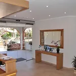 מלון דירות Village 3*