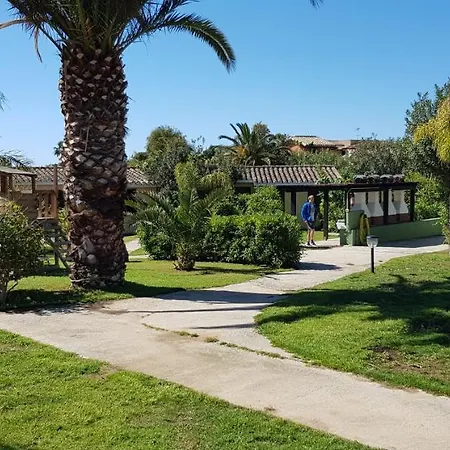 Village Apartahotel 3*