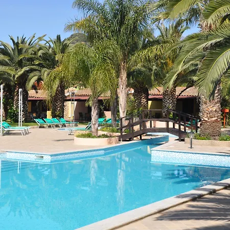 Apartahotel Village