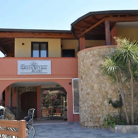 Apartahotel Village 3*