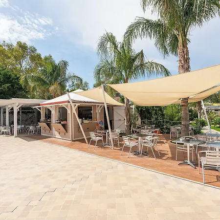 Apartahotel Village 3*