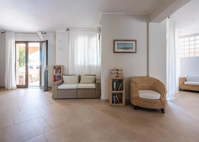 Village Apartahotel 3*