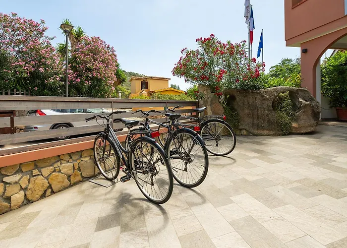 Apartahotel Village 3*